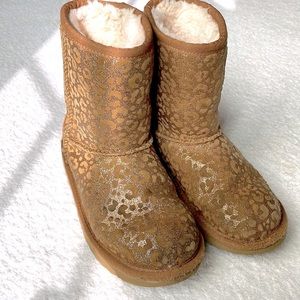 UGG Kids Boots in Tan and Gold